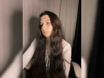 Plutonyashka  live sex cam