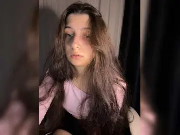 Plutonyashka  live sex cam