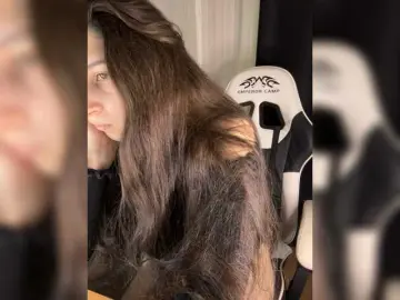 Plutonyashka  live sex cam