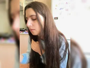 Plutonyashka  live sex cam