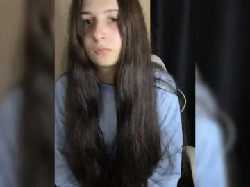 Plutonyashka  live sex cam