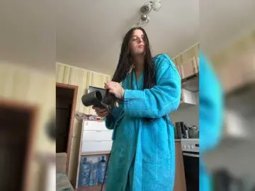 Plutonyashka  live sex cam