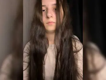 Plutonyashka  live sex cam
