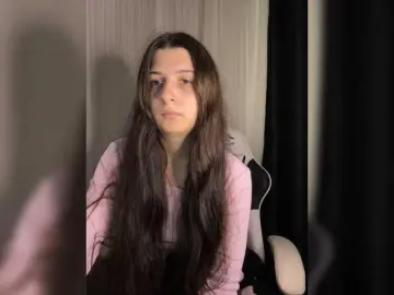 Plutonyashka  live sex cam