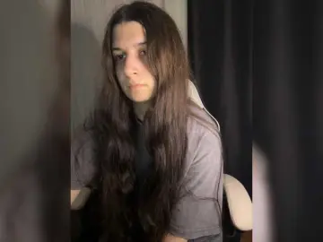 Plutonyashka  live sex cam