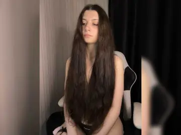 Plutonyashka  live sex cam