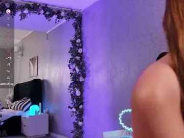 VanillaGold  live sex cam