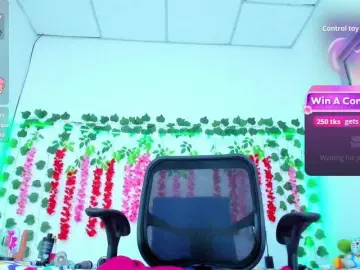 Yuriiblaze  live sex cam