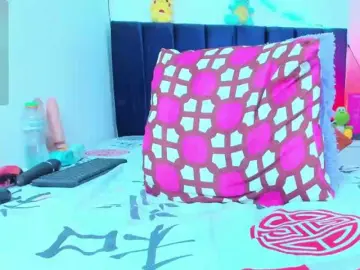 Yuriiblaze  live sex cam