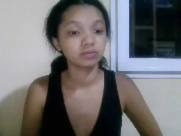 Jennifer77  live sex cam