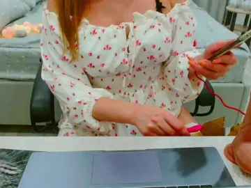 JuicyGloss  live sex cam