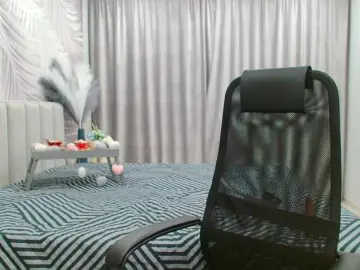 JuicyGloss  live sex cam