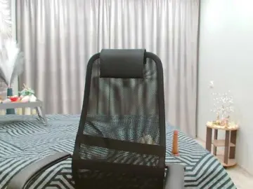 JuicyGloss  live sex cam