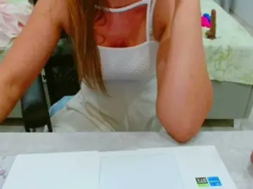 JuicyGloss  live sex cam