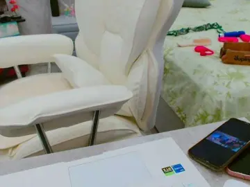 JuicyGloss  live sex cam