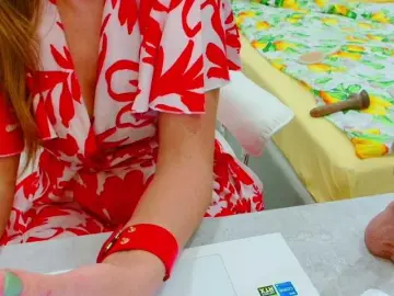 JuicyGloss  live sex cam