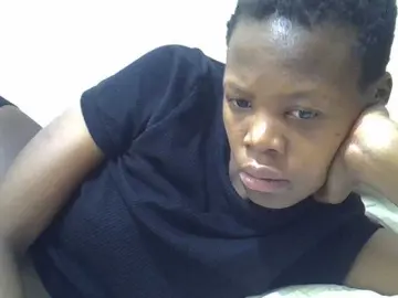 Prettyslender  live sex cam
