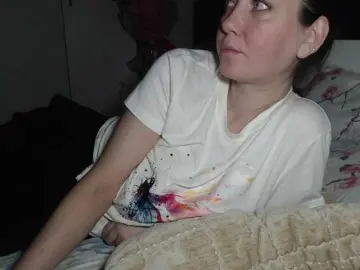 Petitedanielle  live sex cam