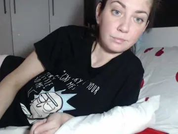 Petitedanielle  live sex cam