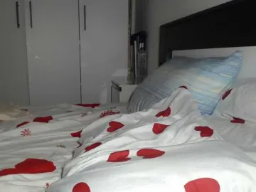 Petitedanielle  live sex cam