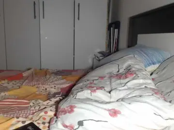 Petitedanielle  live sex cam