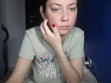 Petitedanielle  live sex cam