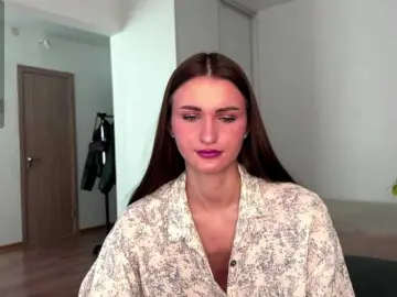 LauraMondella  live sex cam