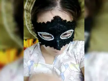 Malika40  live sex cam