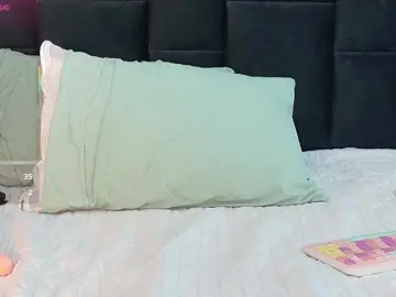 NaughtyMommyy  live sex cam