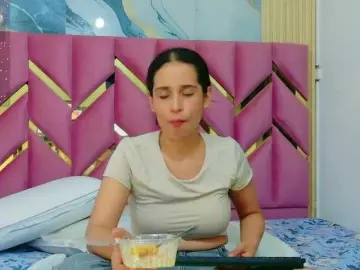 NaughtyMommyy  live sex cam