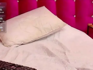 NaughtyMommyy  live sex cam