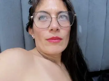 Sara69-  live sex cam