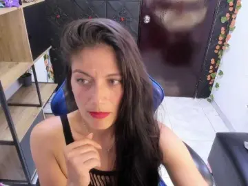 Sara69-  live sex cam