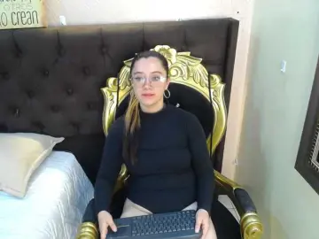 Alaiia----  live sex cam