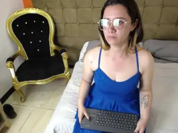 Alaiia----  live sex cam