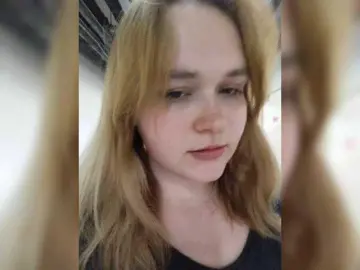 JuicyPeach123  live sex cam