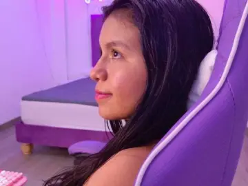Luci15vega  live sex cam