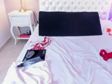 Mature-squiirt  live sex cam