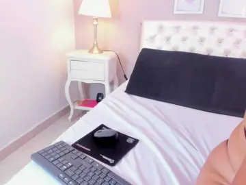 Mature-squiirt  live sex cam