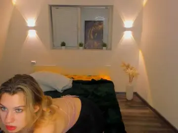 Caramelka  live sex cam