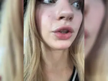 AstridMoss  live sex cam