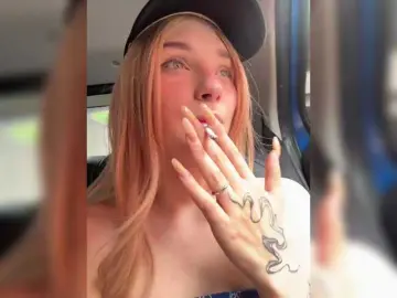 AstridMoss  live sex cam
