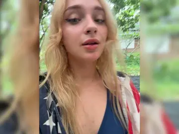 AstridMoss  live sex cam