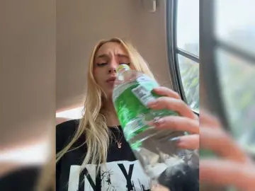 AstridMoss  live sex cam