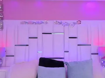 CarlaHilton  live sex cam