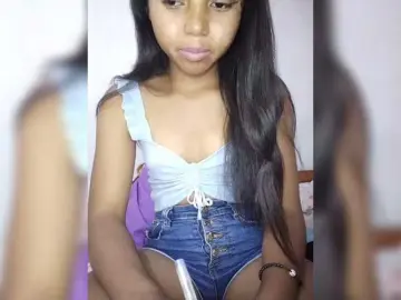 Cynthia22  live sex cam