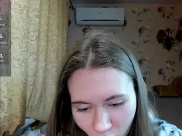 MadeleineEvans  live sex cam