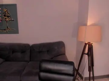 LucyWeiss  live sex cam