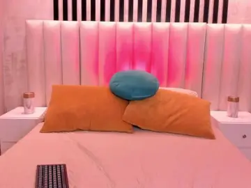 LucyWeiss  live sex cam