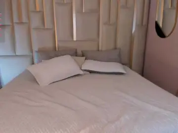 LucyWeiss  live sex cam